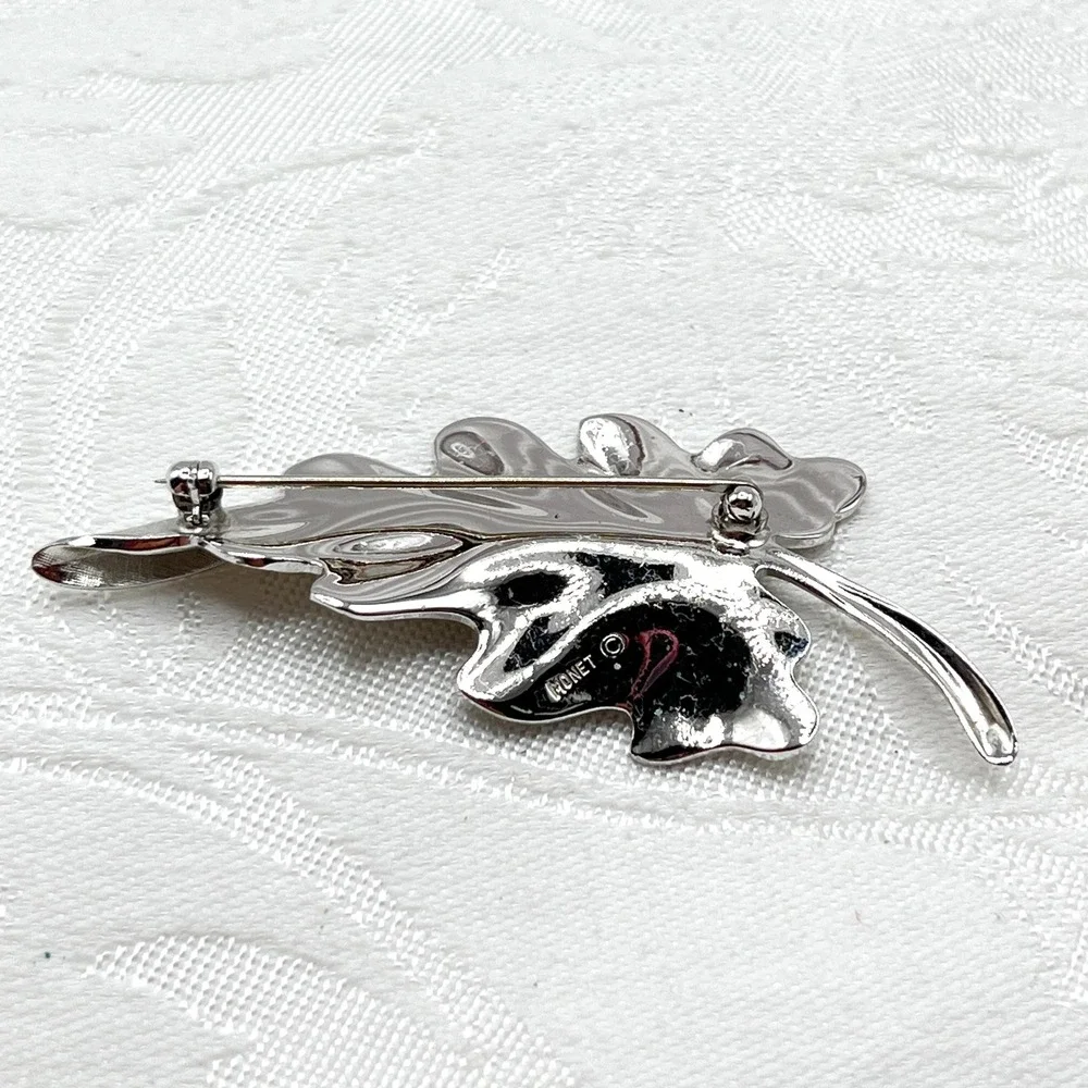 Vintage Retro MONET Silver Tone Leaf Brooch Pin